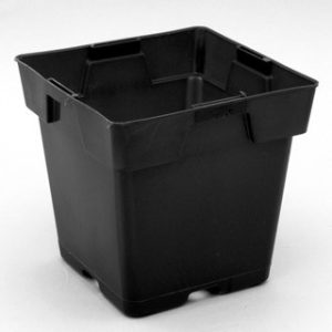 Plastic gardening part connector injection molding