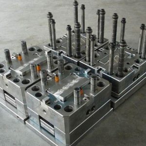Plast overmold to farger injeksjon mold